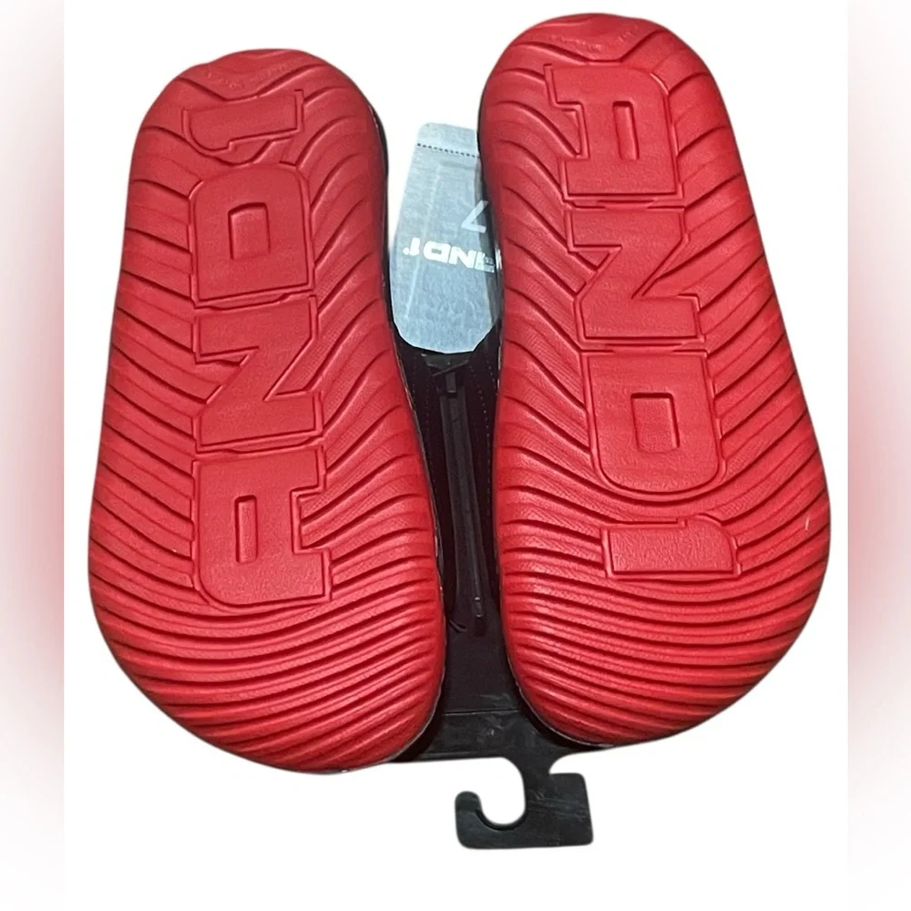 AND1 Athletic Adjustable Swirl Sandals Men’s Size 7 Black Red Comfort Slides NWT